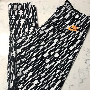 NIKE Leggings